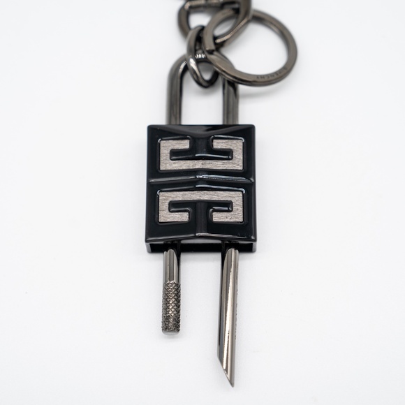 Givenchy Padlock KeyRing Black 4G Metal - Picture 2 of 6